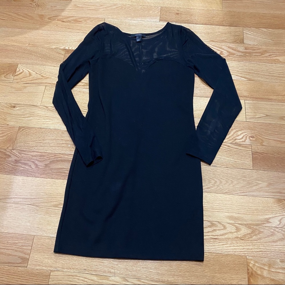 Sweetheart cut, net sleeves and neck